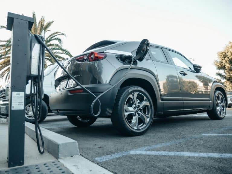 Des bornes de recharge électrique pour favoriser la durabilité des entreprises !