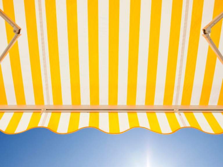 3 styles de banne solaire pour votre extérieur